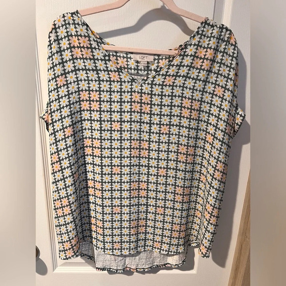 Loft outlet size XL flower “hippie” top with cap sleeves - Picture 1 of 4